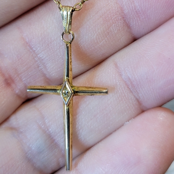 Vintage Marbro 12K Gold Filled Cross w/ 19" Long Gold Tone Chain Costume Jewelry - Picture 4 of 12